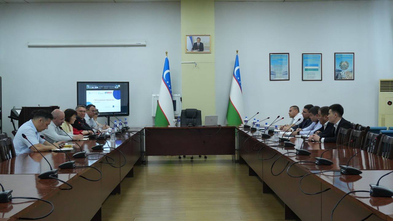 Toshkent, Samarqand, Buxoro, Xiva va Shahrisabz temir yo‘l vokzallari davlat-xususiy sheriklik (DXSh) loyihalari asosida rekonstruksiya qilininib, boshqaruvga beriladi